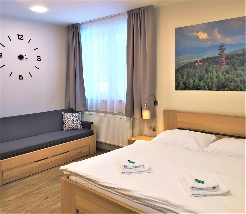 Penzion Adéla Rožnov pod Radhoštěm Esterno foto
