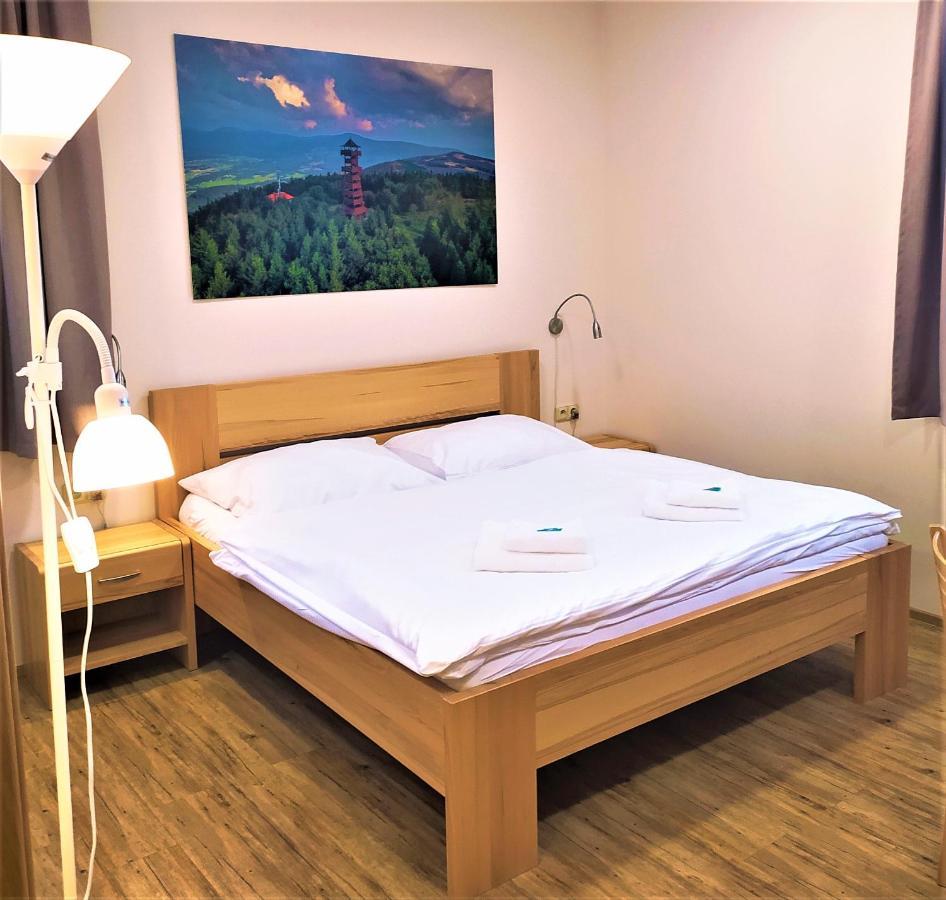 Penzion Adéla Rožnov pod Radhoštěm Esterno foto