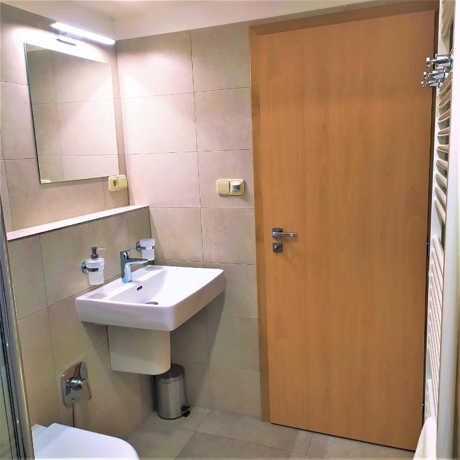 Penzion Adéla Rožnov pod Radhoštěm Esterno foto