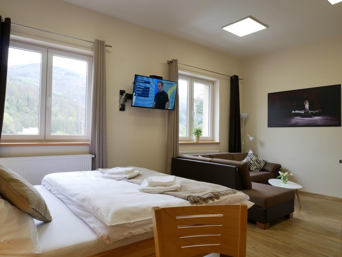 Penzion Adéla Rožnov pod Radhoštěm Esterno foto
