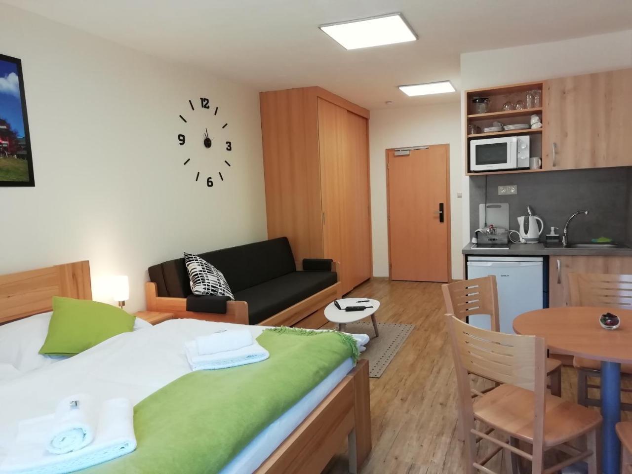 Penzion Adéla Rožnov pod Radhoštěm Esterno foto
